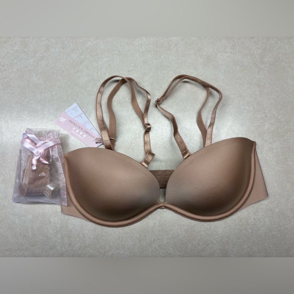 NWT VICTORIA'S SECRET BARE 34B
Illusions Smooth Uplift Strapless Bra